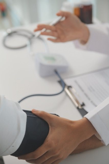 Medicina interna y riesgo cardiovascular en Simbia Clinic